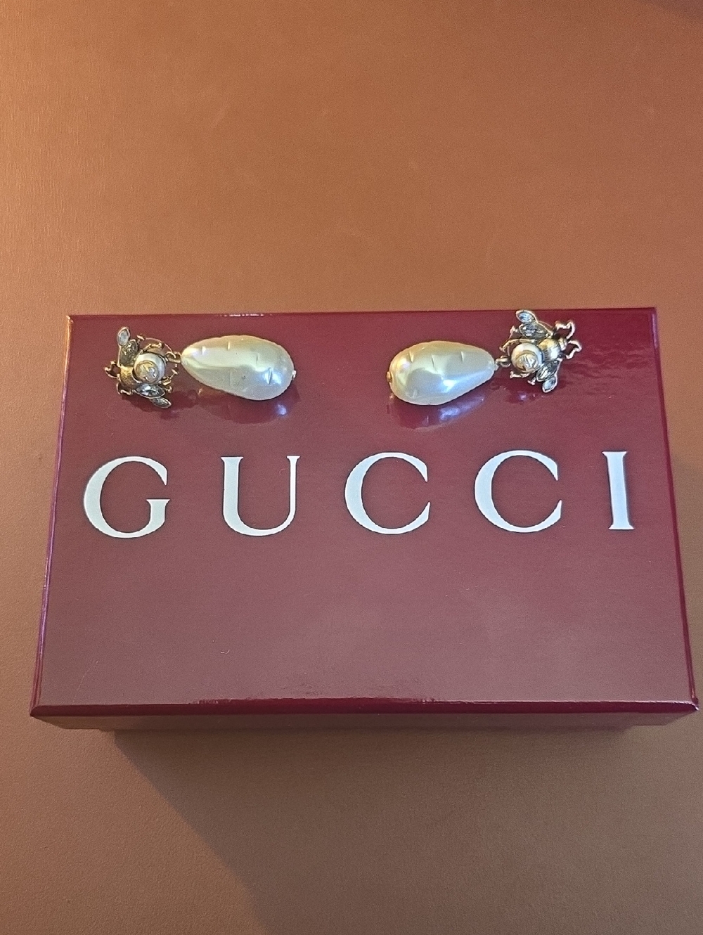Gucci Gold Bee Pearl Drop Stud Earrings - White and Gold